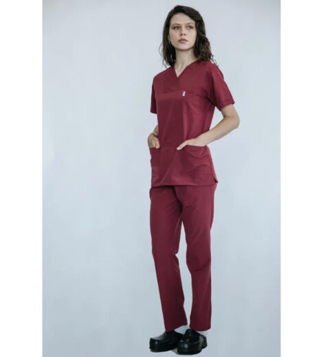 Scrub Takımı – Kadın, Bordo, V-Yaka, Cepli (Tam Boy – 2. Poz) – HUF-036